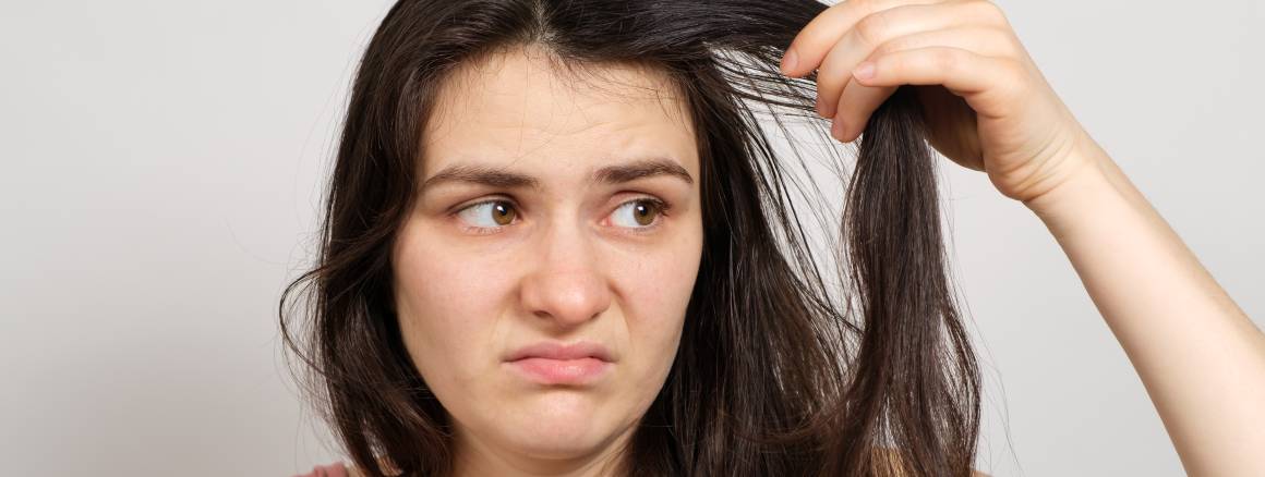 Care sunt cauzele părului deteriorat?