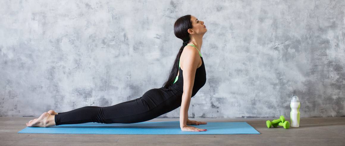 Poate Yoga să înlocuiască antrenamentul cu greutăți?